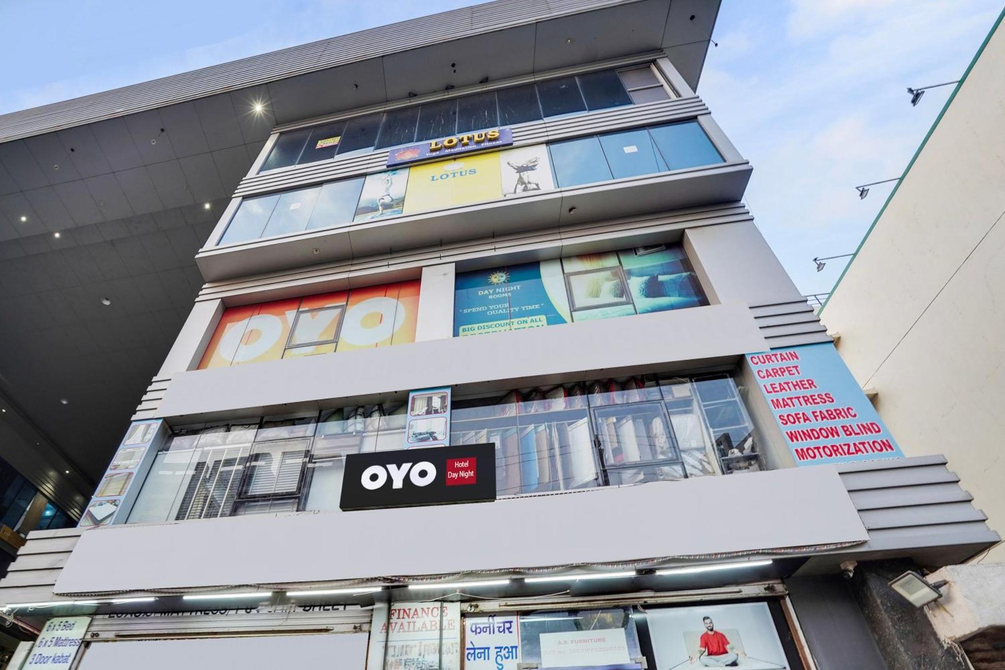 Hotel O Day Night Rooms Сурат Экстерьер фото