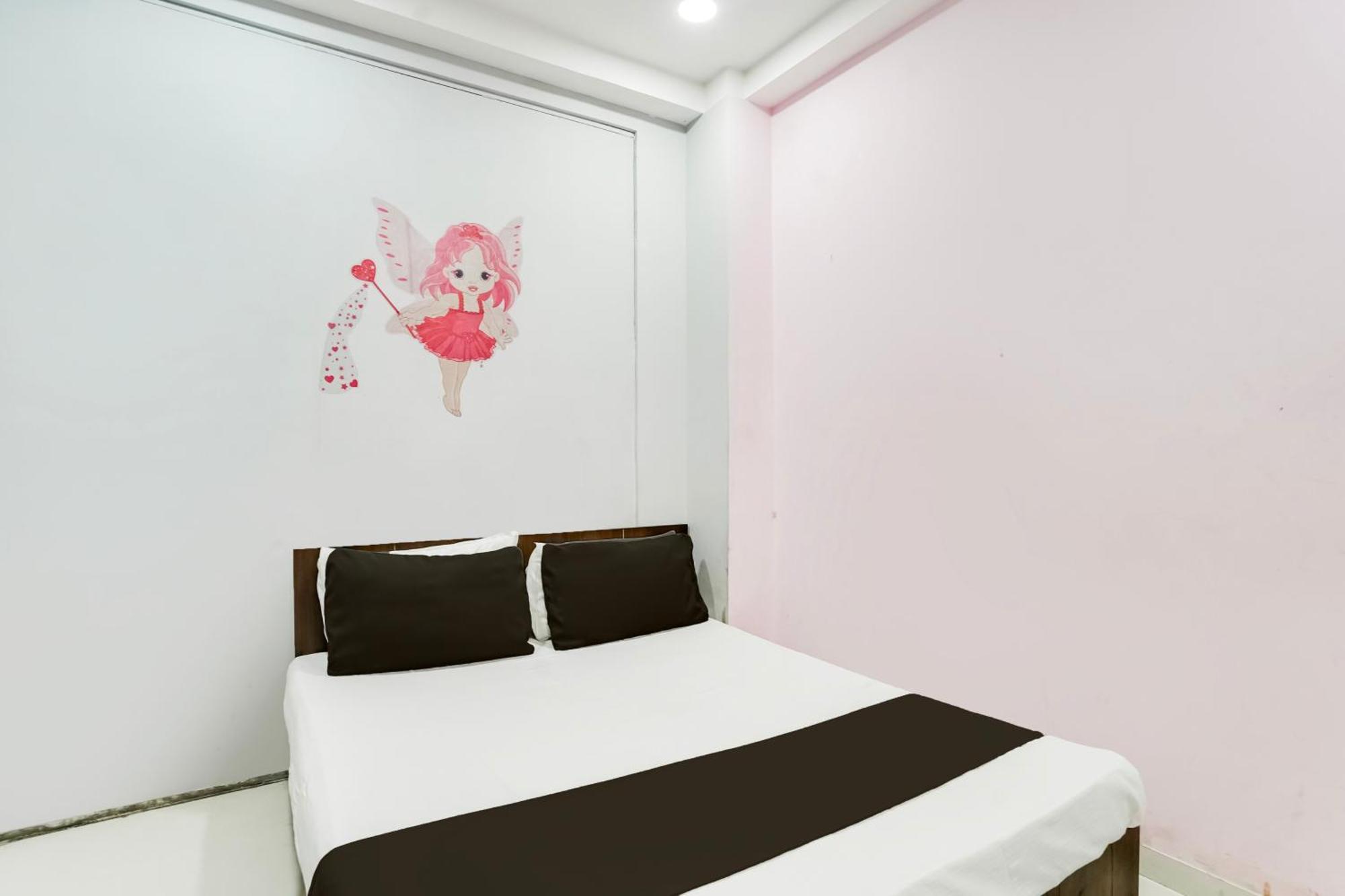 Hotel O Day Night Rooms Сурат Экстерьер фото
