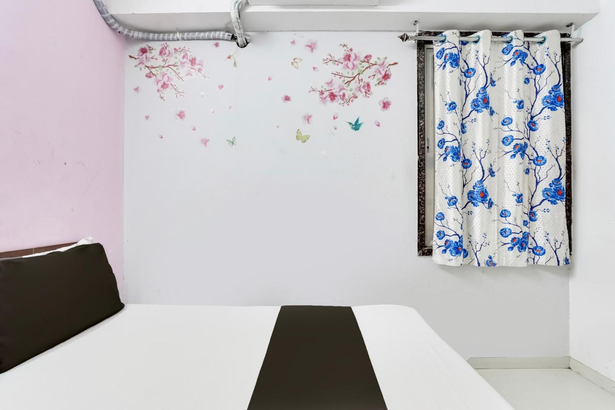Hotel O Day Night Rooms Сурат Экстерьер фото