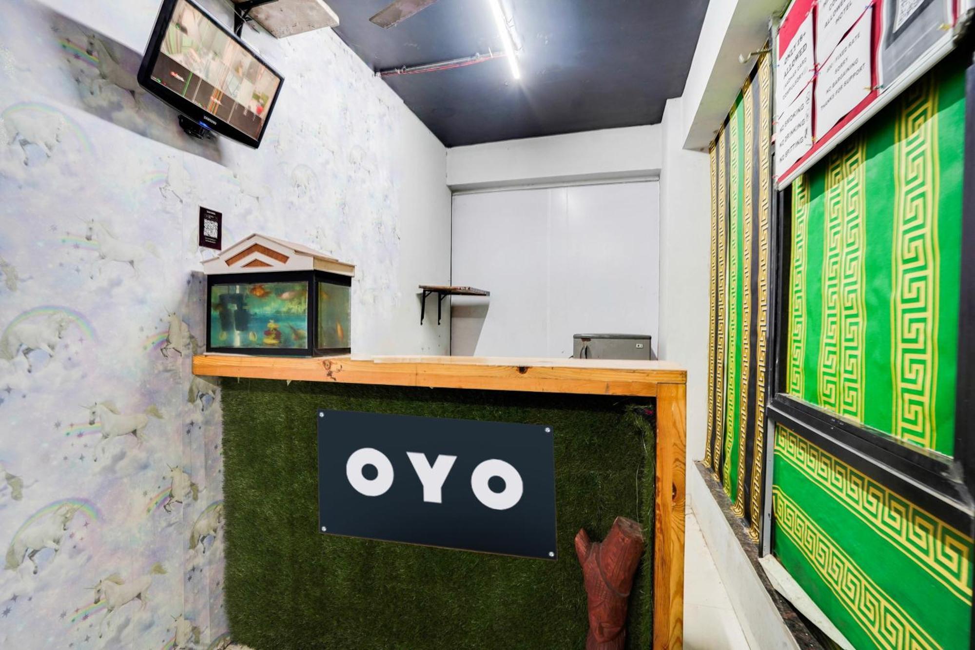Hotel O Day Night Rooms Сурат Экстерьер фото