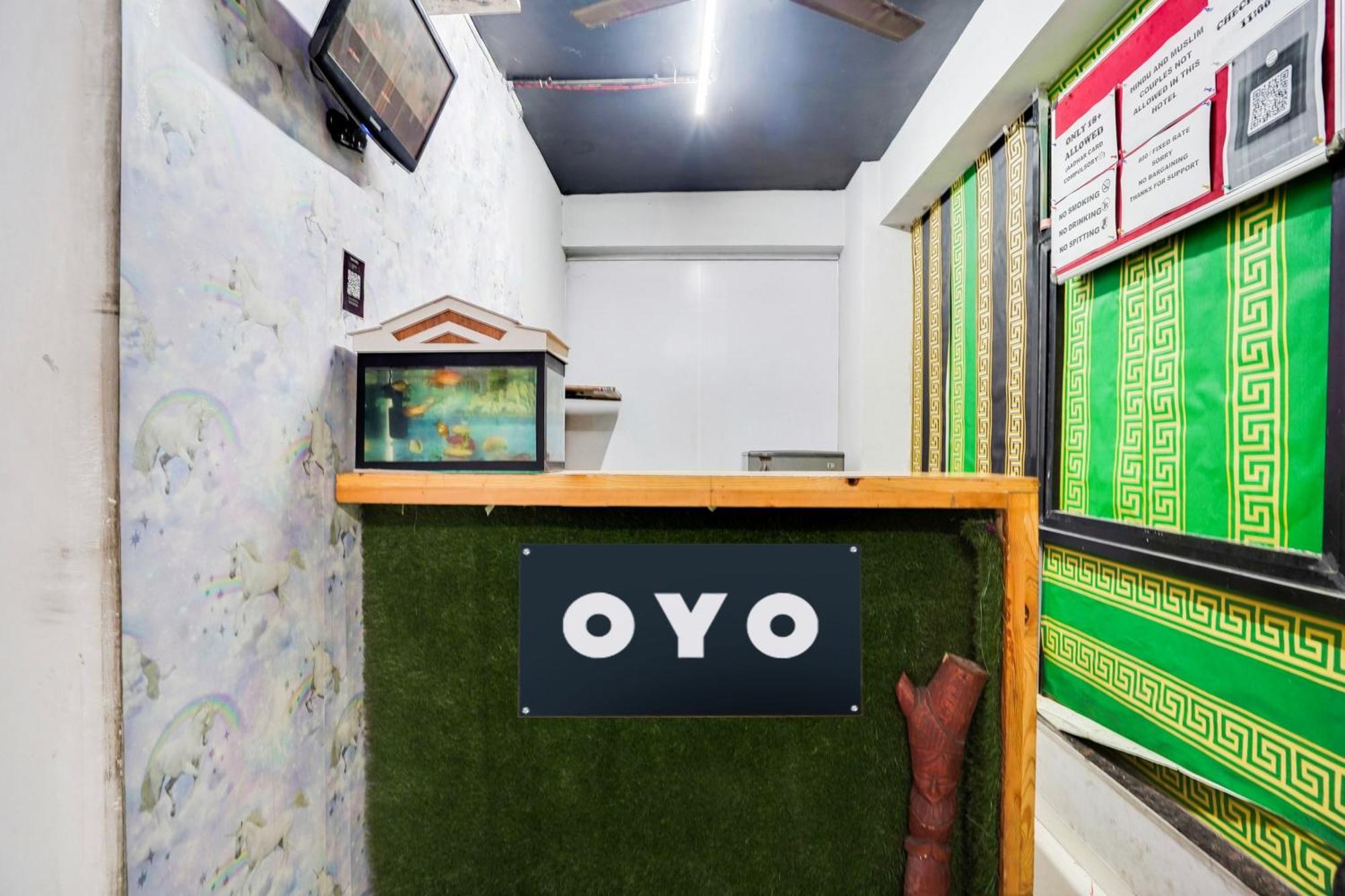 Hotel O Day Night Rooms Сурат Экстерьер фото