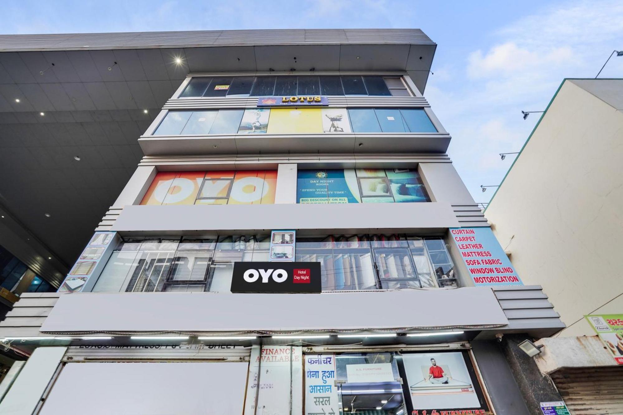 Hotel O Day Night Rooms Сурат Экстерьер фото
